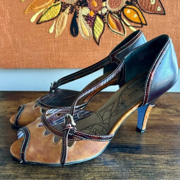 Bobbi Blu| Open Toe Leather Two-Tone Retro Mary Jane Style Heels Size 9 - Picture 3 of 8